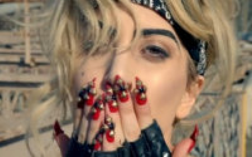Lady GaGa新歌稱同性戀「天生如此」遭批評