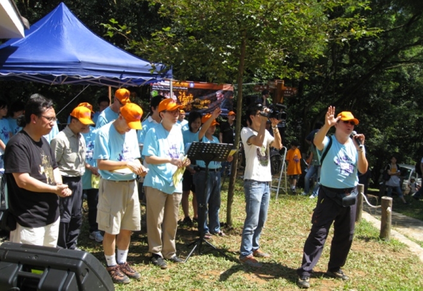 千人拼十架 基督被高舉