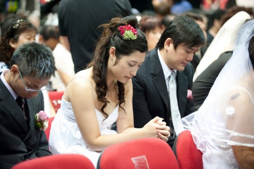 三百對基督徒夫妻見證神聖的婚姻