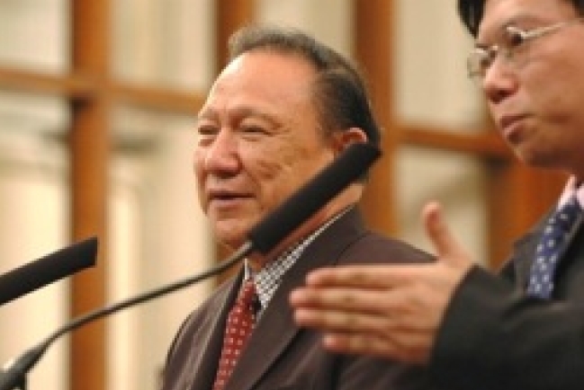 唐崇榮牧師抱恙請弟兄姊妹代禱