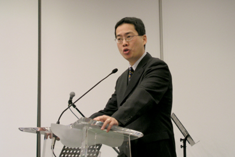 鲍维均博士教导信徒查考圣经之法