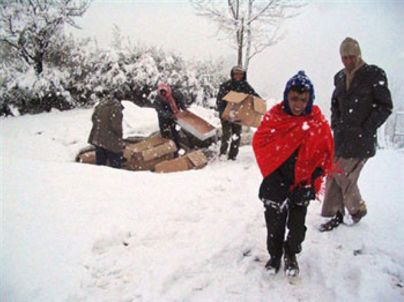 大风雪降临,克什米尔地震灾民面临今冬最严峻考验
