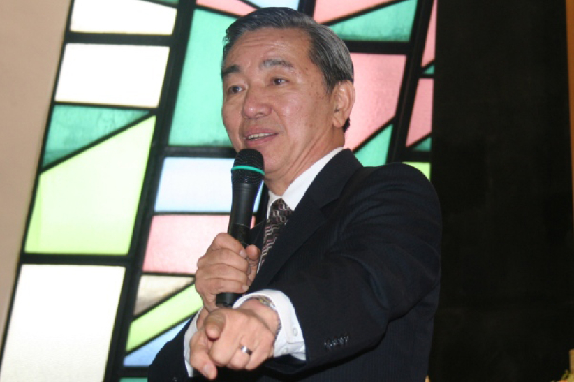 「我们来，为这城坐下哭泣！」