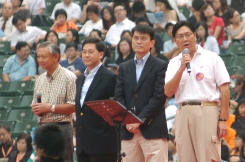 特区政府四局长为香港祷告