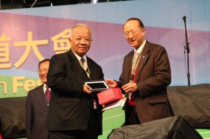 中國兩會邀葛福臨牧師明年訪問內地教會