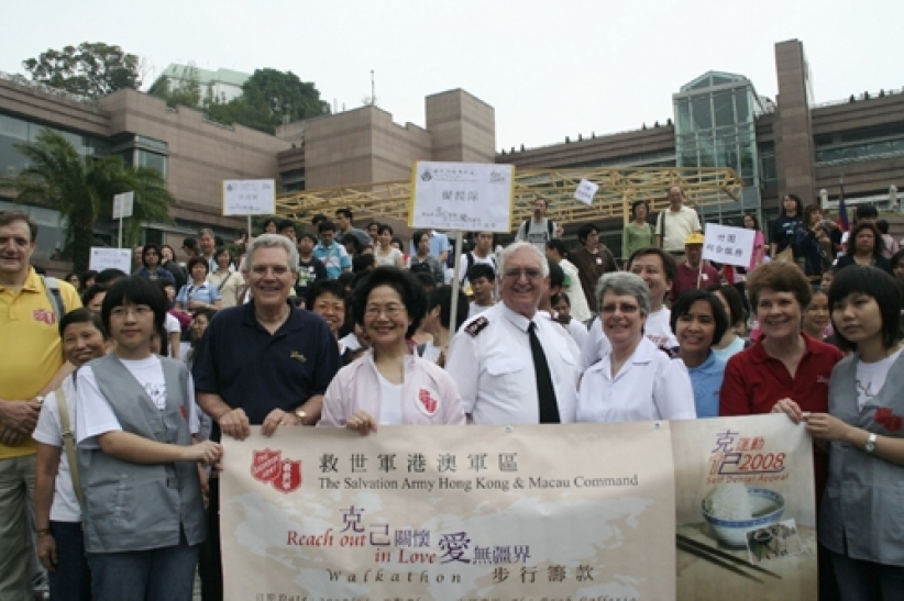 千人参与「克己运动」步行筹款 为贫国筹款解困