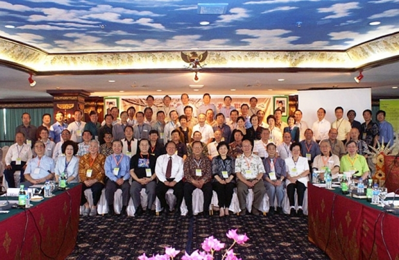 华福中期董事会结束 李秀全牧师工作获肯定