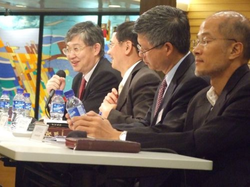 五百信徒为金融海啸聚焦祷告
