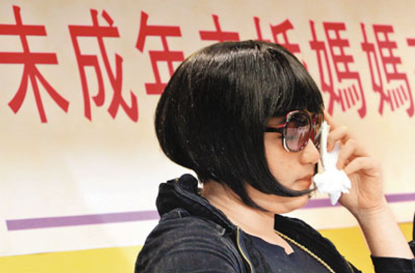 20岁未婚妈妈现身说法 婚前性值得社会关注