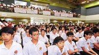 正生書院學生噓聲中靜默 爭取梅窩居民接納