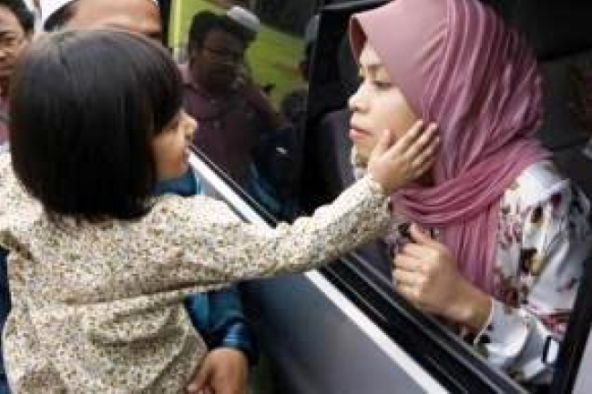 馬來西亞女模公開喝酒觸犯回教法被判笞刑