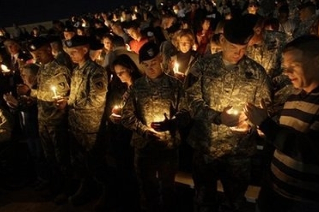 全美各地為德州軍事基地槍擊案祈禱