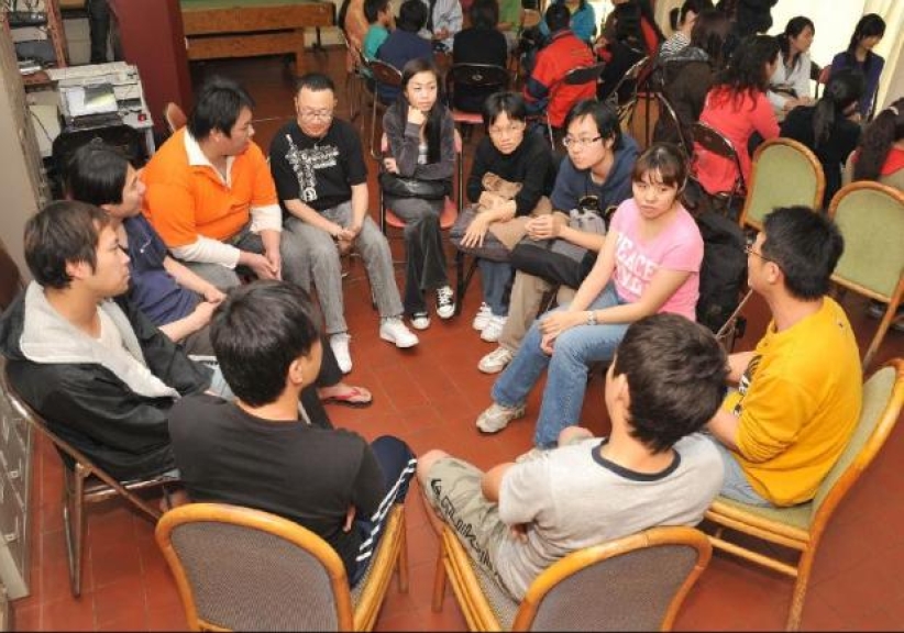 「新生园」戒毒青年与青年人互勉 坚强意志抗毒诱