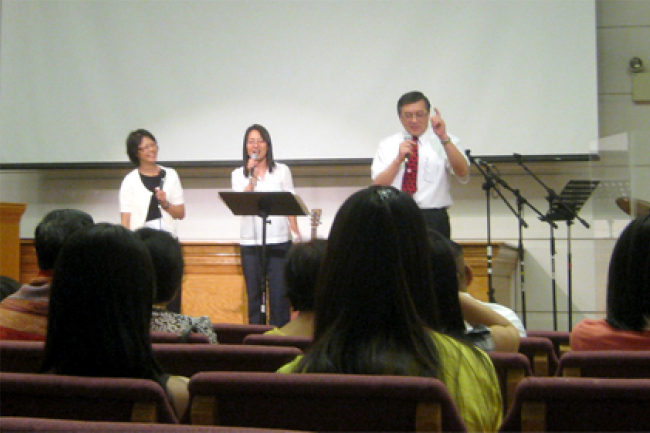 郭奕宏牧師師母分享婚姻點滴