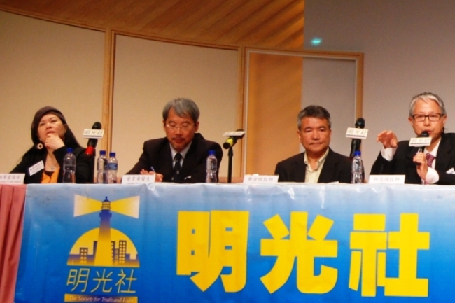 何志滌、鄭金城牧師講述教會牧養同性戀者經歷