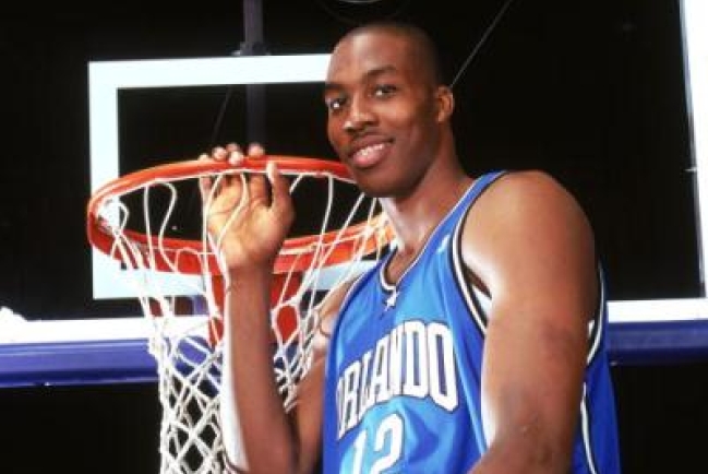 美國職業籃球聯賽球星霍華德受洗歸主