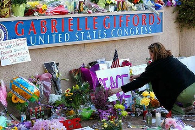 近八成人相信禱告救回槍傷美議員一命