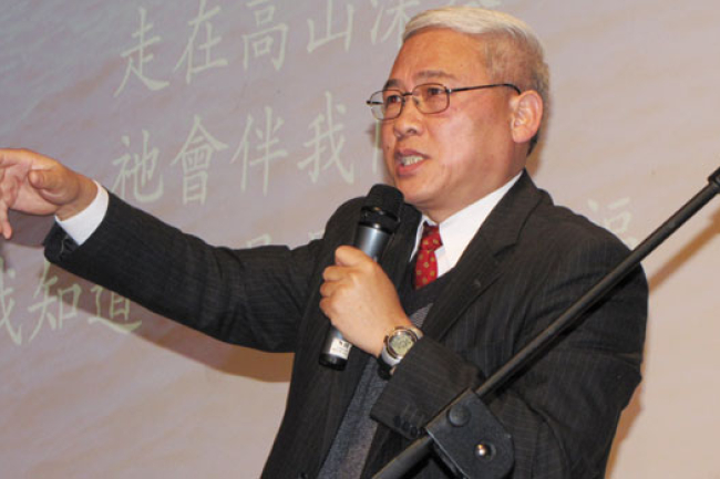 遠志明《紐約日記》回應信息：神是人的支點