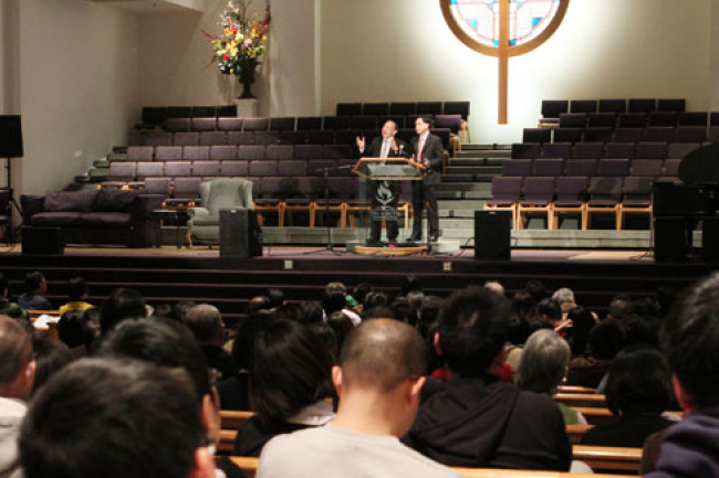 唐崇榮牧師費城佈道會圓滿結束