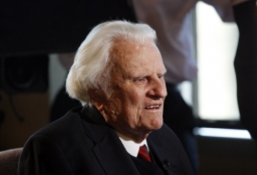 葛培理牧师肺炎治愈 昨日出院回家休养