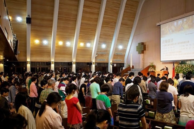 唐崇榮牧師台北主講約翰福音 信徒受激勵