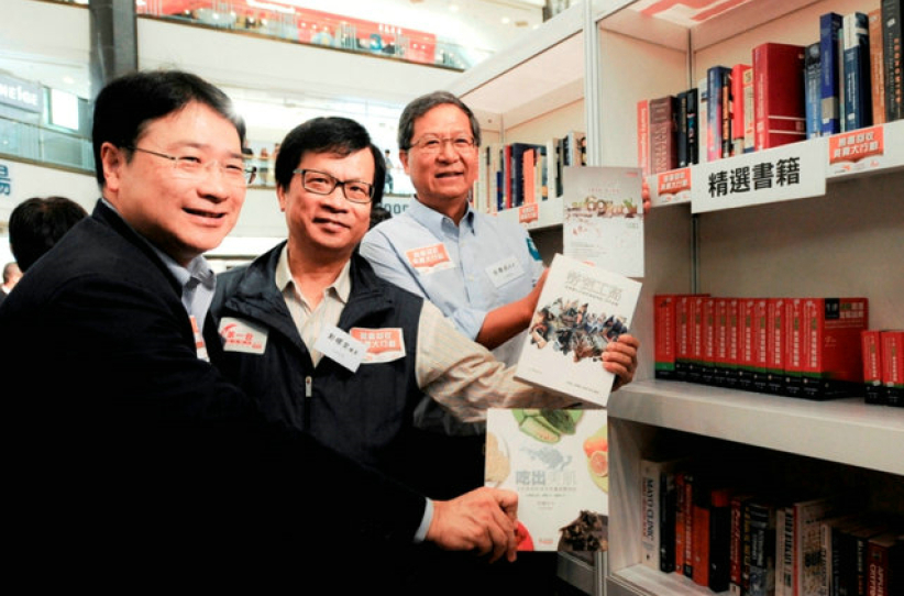 宣明会义卖逾35万本超值书 筹款助陜西建校