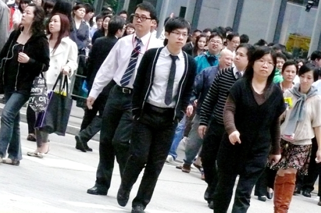 普查：港男遲遲不婚 未婚中女較男多三千