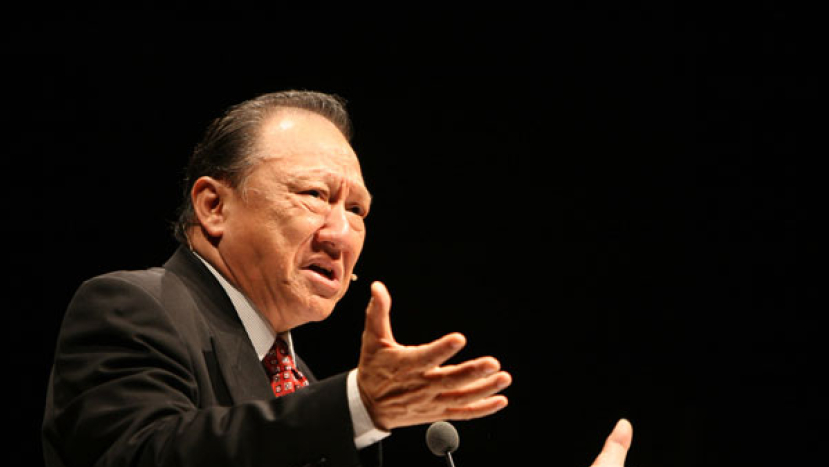 唐崇榮牧師談母親：神真的聽了她的禱告！