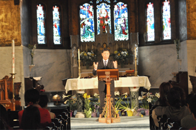 張伯笠：人可以向神要百倍祝福