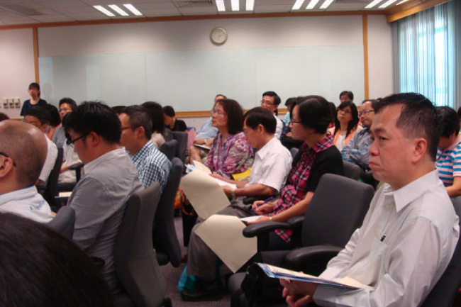 牧師的老闆是執事﹖教會角色衝突難分難解