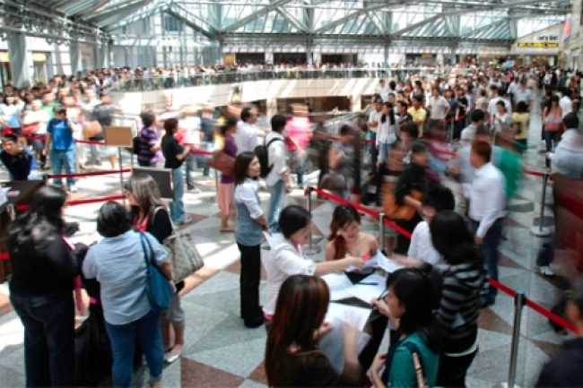 借流行消費模式助增長 大教會被批偏離教義