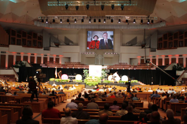 華人醫生美南浸信會年會之邀 見證震撼全場