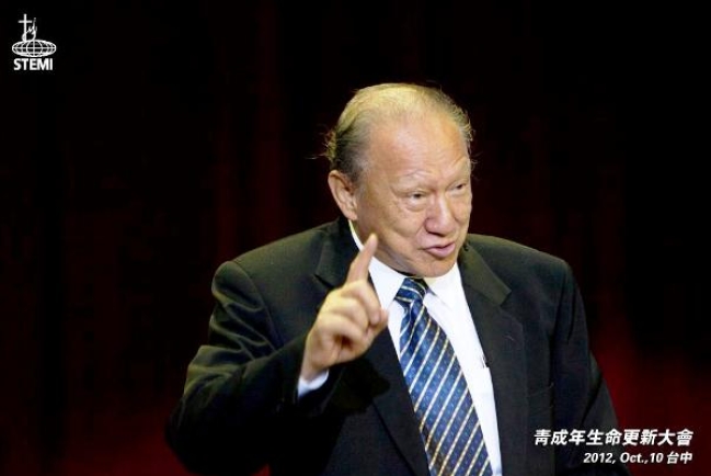 72歲佈道家唐崇榮牧師完成心臟手術