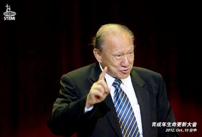 72歲佈道家唐崇榮牧師完成心臟手術