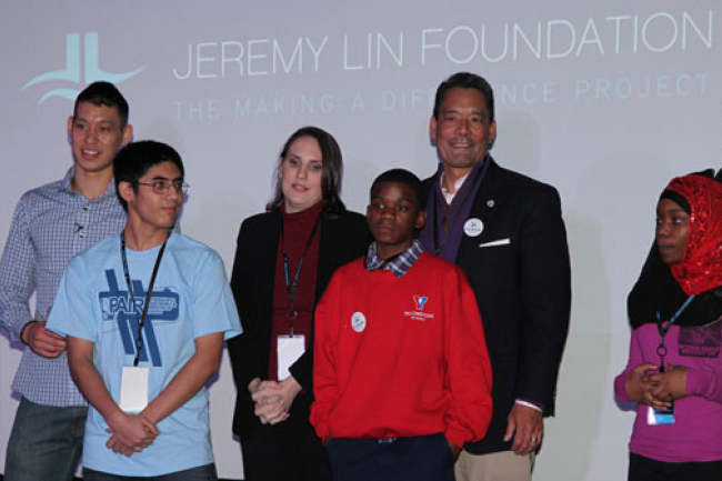 林書豪成立基金會獻愛心 姚明到場支持