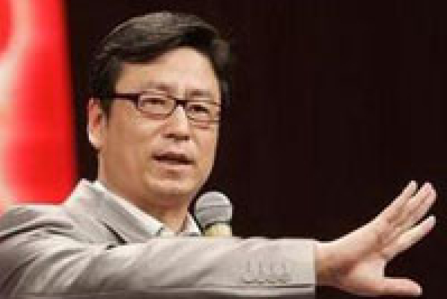 中央電視台名主持白岩松指中國極需信仰