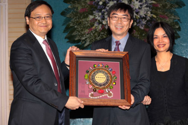 台灣世界展望會會長交接禮順利舉行