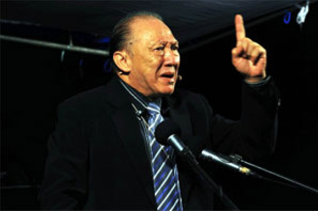 唐崇榮牧師三個月佈道45場 創印尼紀錄