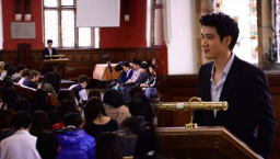 王力宏心繫雅安 牛津大學率眾為地震災難禱告