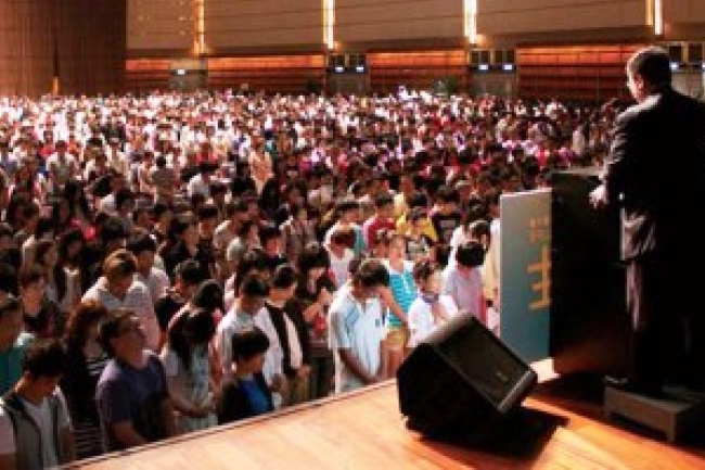 唐崇榮牧師台灣青成年佈道會回應時代挑戰