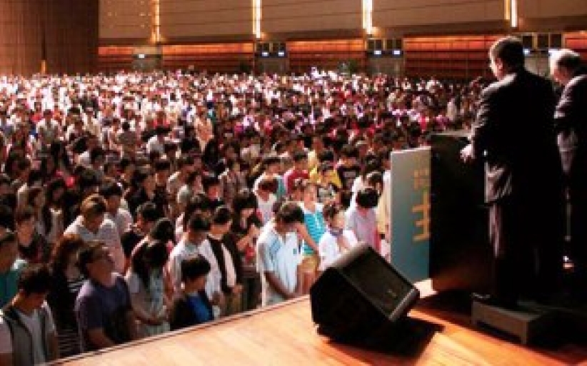 唐崇榮牧師台灣青成年佈道會回應時代挑戰