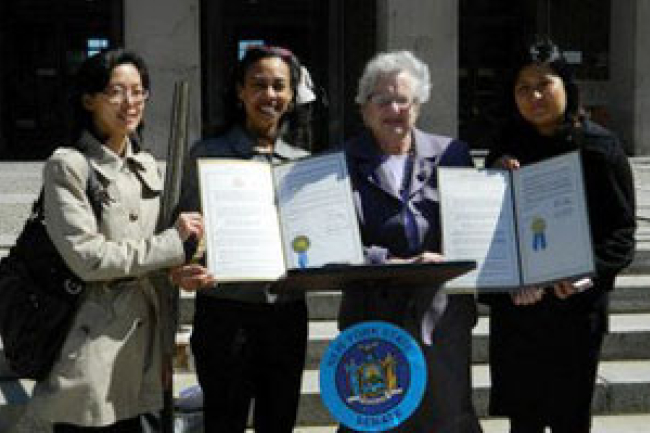 紐約華人基督教機構反家暴獲政府表彰