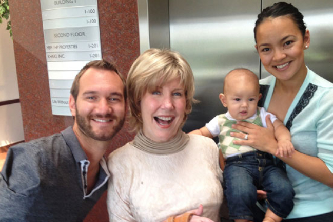 「新手爸媽」力克胡哲一家幸福满溢