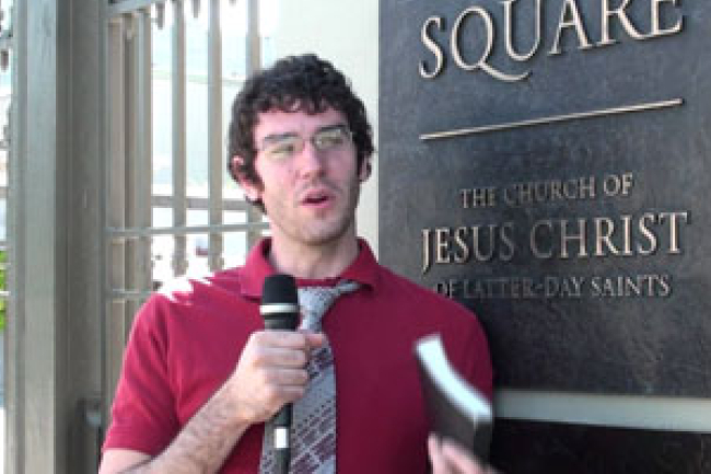 摩門教徒反駁《聖經》不成 領全家歸信基督