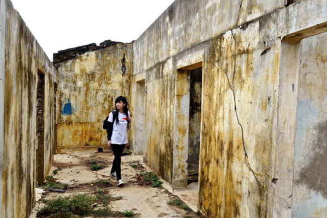 周慧敏親手服侍斯國戰爭遺孤 盼喚社會愛心