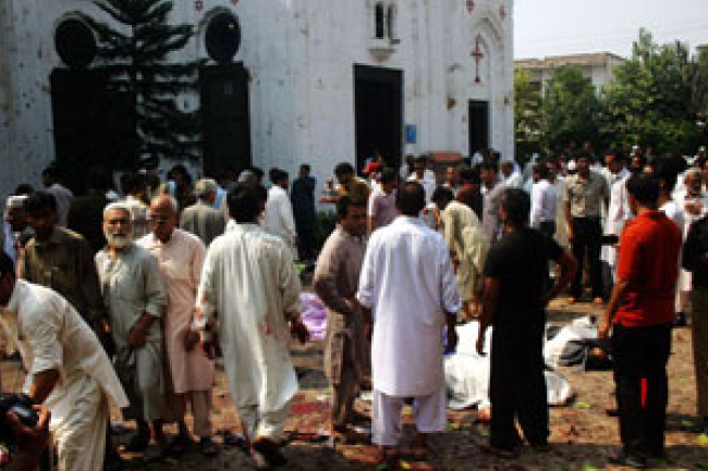 巴基斯坦天災人禍 教堂遭自殺式連環爆炸