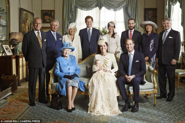 英國王室歷史性全家福四位君主同堂