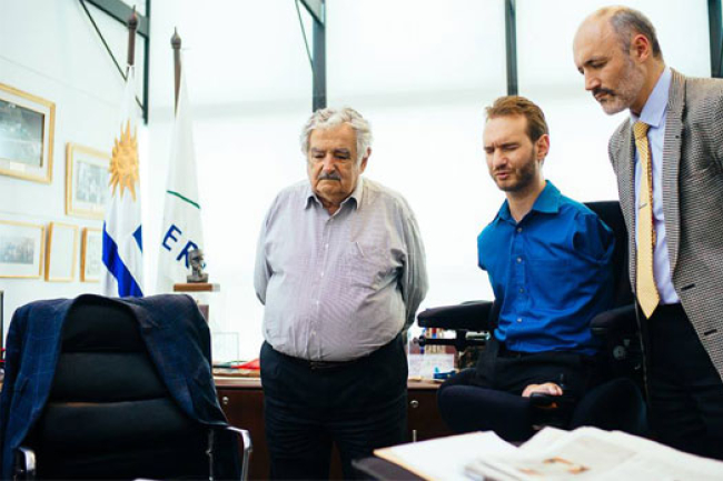 無肢勇士力克胡哲烏拉圭總統官員談信仰