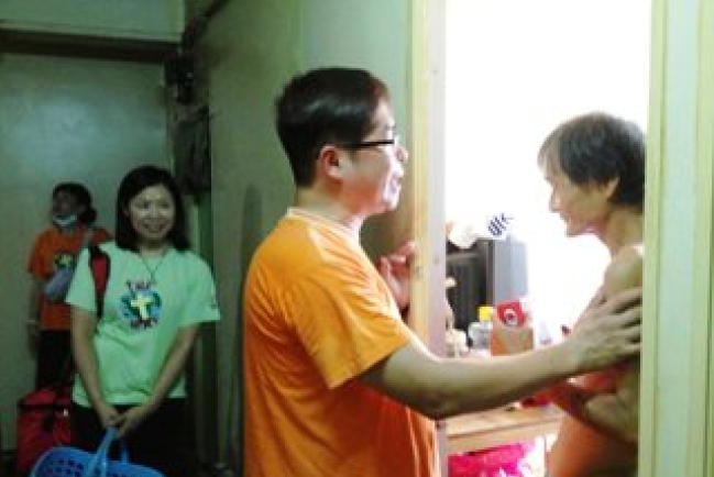 禧福月派1.2萬飯盒 無牆教會福音工作見成效