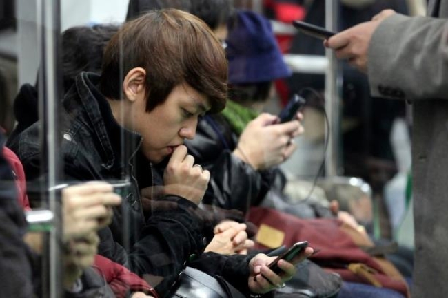 維護家庭基金調查：研究Whatsapp、FB等對家庭關係的影響